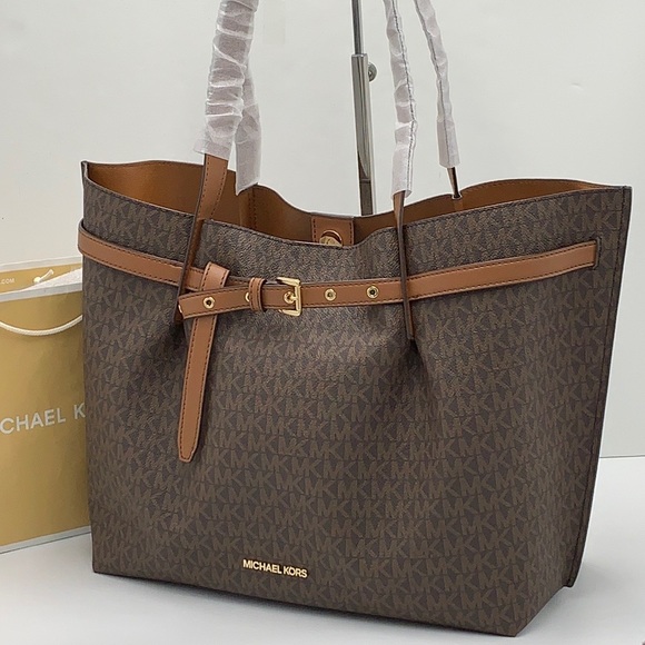 Michael Kors Handbags - MICHAEL KORS
Emilia Large Logo Tote Shoulder Bag
COLOR BROWN
NWT